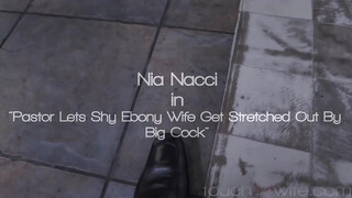 Nia Nacci szereti a fehér pélót