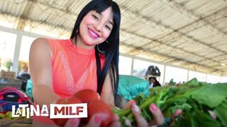 Sofia Galindo forró kolumbiai seggét durván megdugják lucskos muffban