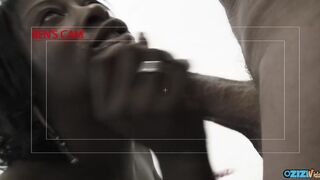 Néger bomba milf csoportos kefélése fehér farkakkal popóban és két behatolással